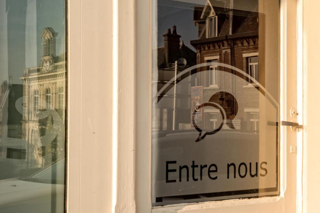 Entre Nous Hotel Rozoy-sur-Serre Exterior foto